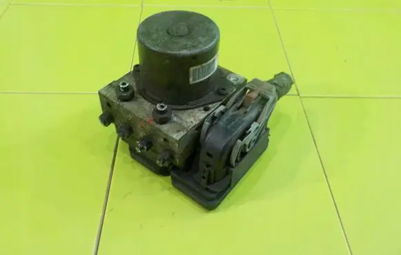 Hyundai i30 ABS Pump 58900A6730 XP182