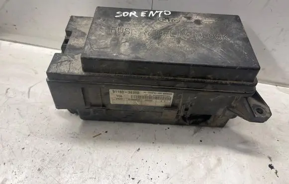 KIA Sorento Fuse module 911693E050