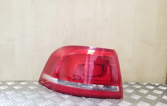 Volkswagen PASSAT B7 Rear/tail lights 3AF945095E