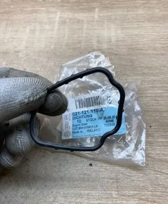 Volkswagen Sharan Thermostat housing 021121119A