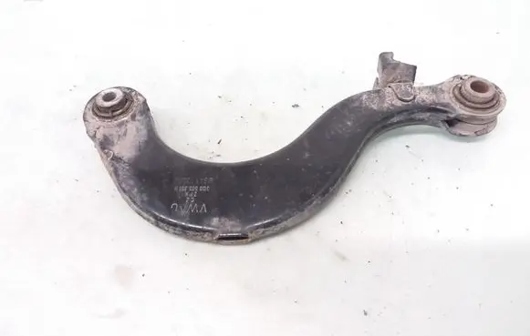 Rear control arm