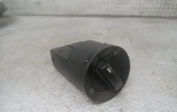 Volkswagen Polo IV 9N3 Light switch 6Q0941531B
