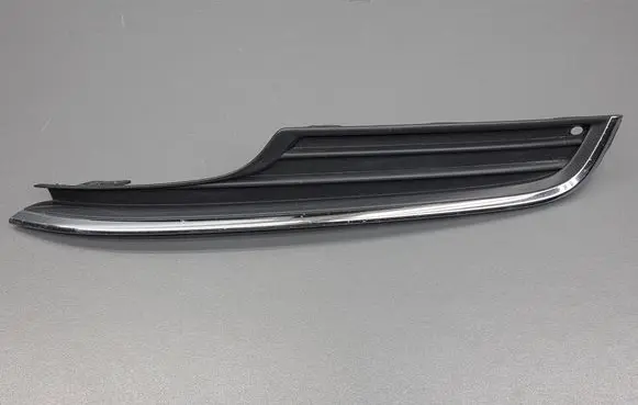 Volkswagen Golf VII Front bumper lower grill 5G0853665A 5G0853665