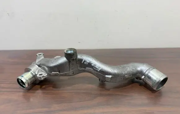 Subaru Forester SK Engine coolant pipe/hose