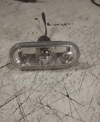 Volkswagen Golf IV Front fender indicator light 1J0945147
