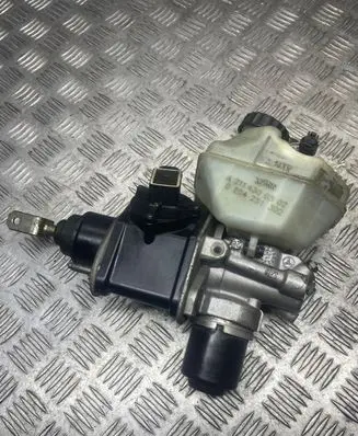 Mercedes-Benz E W211 Master brake cylinder A2114300302 0204251302