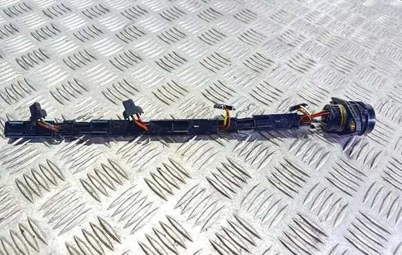 Volkswagen Touran I Fuel injector wires 038971803