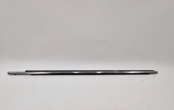 Mitsubishi Outlander Front door glass trim molding