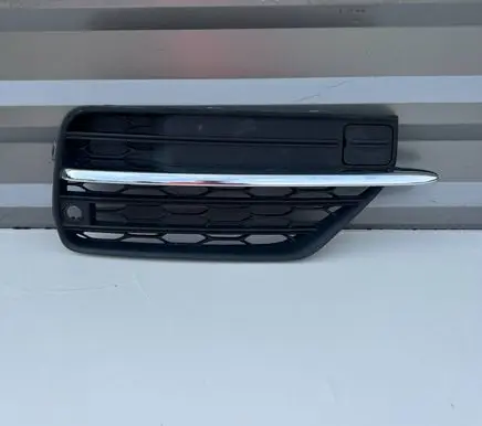 Volvo XC90 Front bumper lower grill 31383869