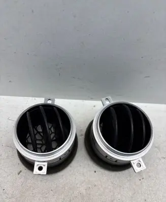 Mitsubishi Outlander Dash center air vent grill