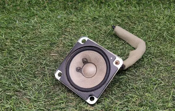 Nissan Pathfinder R52 Panel speaker 281525Z000