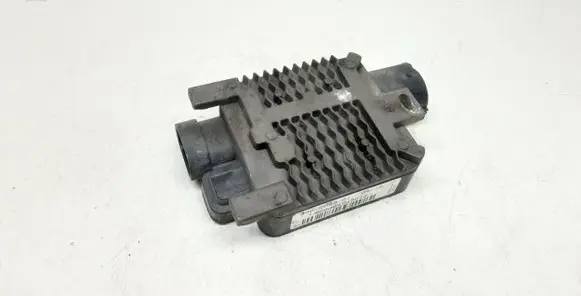 Volvo V40 Coolant fan relay 940009301