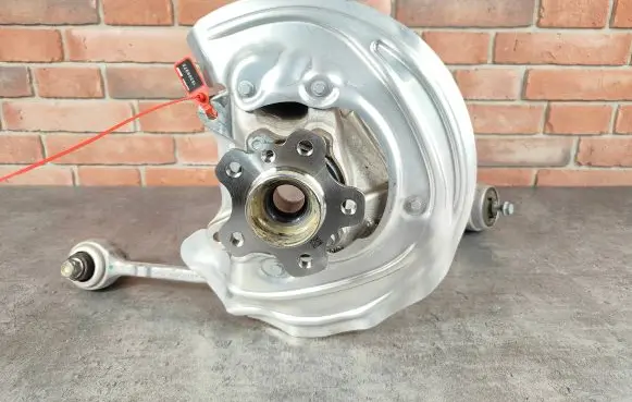 BMW X3 G01 Front wheel hub spindle knuckle 6882598
