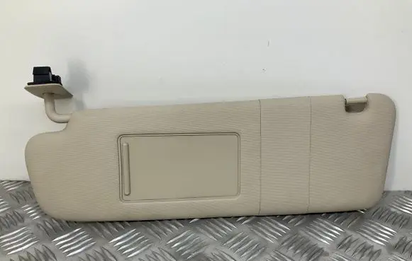 Volkswagen Touareg II Sun visor