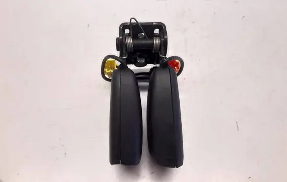 Volvo V70 Middle seatbelt buckle (rear) 30697036