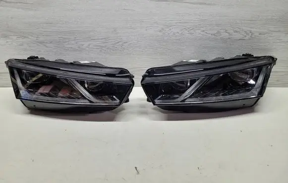 Skoda Octavia Mk4 Headlight/headlamp 5E4941015A