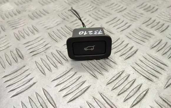 Tailgate opening switch