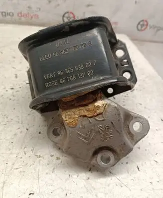 Citroen DS5 Engine mount bracket 9636583980 9636270080 9676819780
