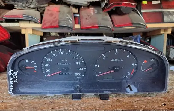 Nissan Sunny Speedometer (instrument cluster) 74C67 3J74C67 51170012