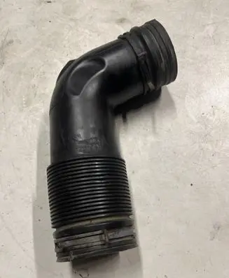 Volkswagen PASSAT B7 Air intake duct part 07K129684A