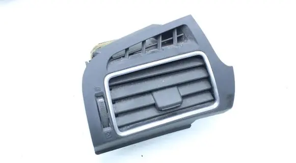 Toyota Verso Dashboard side air vent grill/cover trim 556600F020