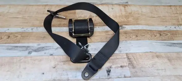 Ford Focus Front seatbelt P520460802G P5204608