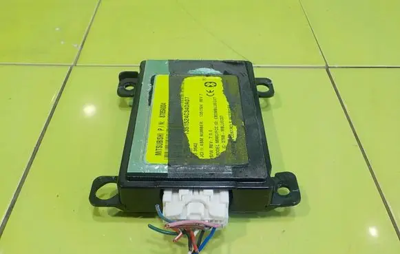 Mitsubishi Outlander Central body control module 8785A004