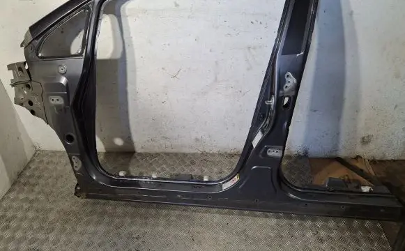 Toyota Verso Pillar (middle) 610240F020 612020F010