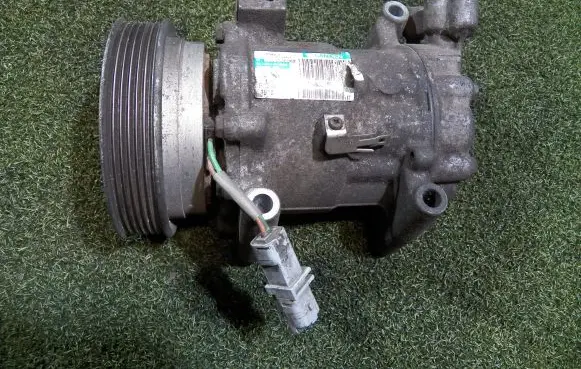 Renault Kangoo II Air conditioning (A/C) compressor (pump) 8200953359 01456612962