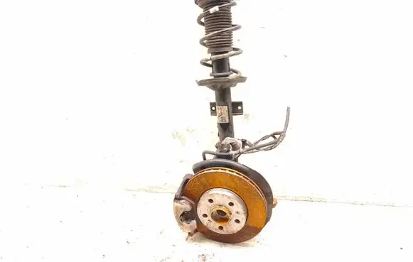 Volkswagen Polo VI Front wheel hub spindle knuckle 