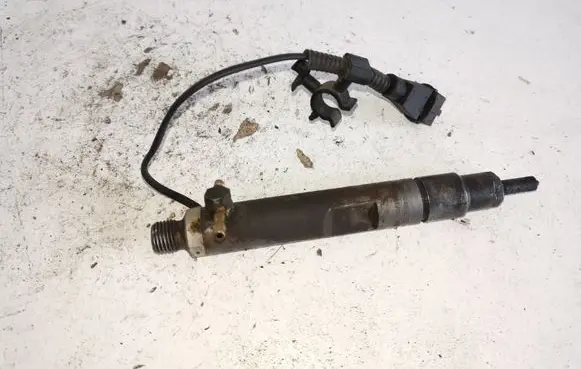 Volkswagen Caddy Fuel injector 028130202S 0432193681