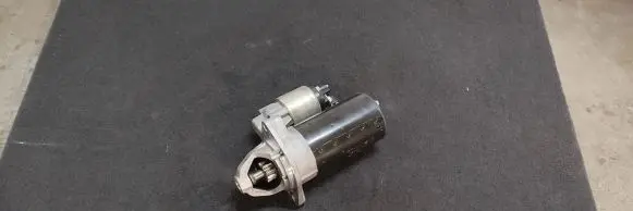 BMW 5 F10 F11 Starter motor 7638194