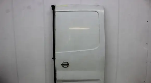 Nissan Pulsar Rear door