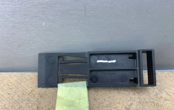 BMW 7 E65 E66 Radiator mount bracket 17117788324 7788324