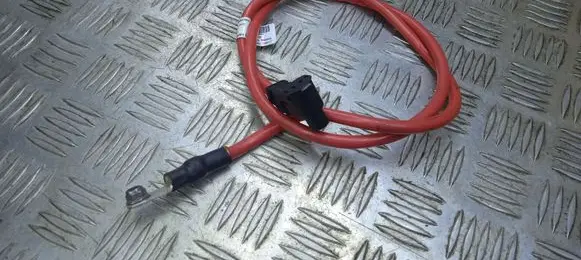 Mercedes-Benz C AMG W205 Positive cable (battery) T915103