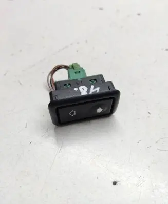 BMW 3 E36 Electric window control switch 8365300 1387997