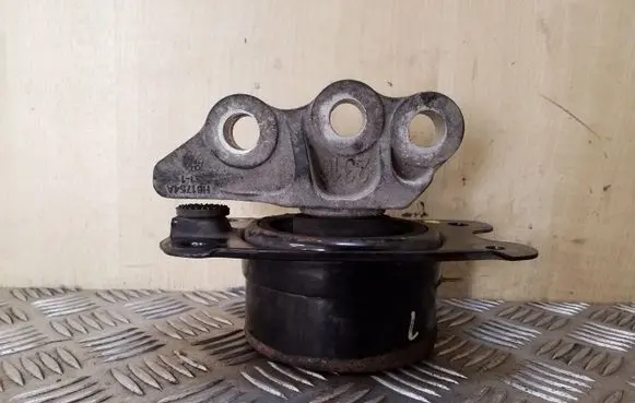 Opel Antara Engine mount bracket