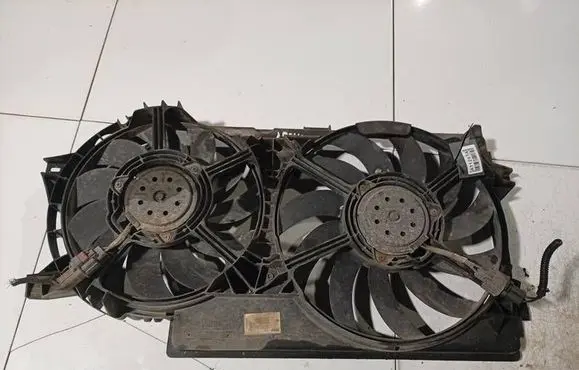 Chrysler Grand Voyager IV Radiator cooling fan shroud 