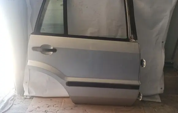 Ford Fusion Rear door
