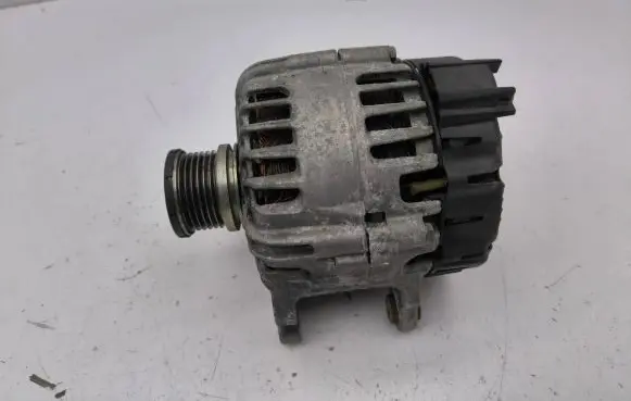 Audi A5 Generator/alternator 04L903024