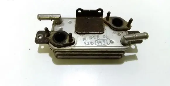 Mitsubishi Pajero Oil filter mounting bracket