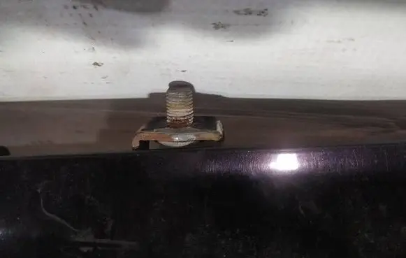 Toyota Yaris Tailgate/trunk/boot hinge