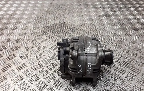 Volkswagen Polo Generator/alternator 028903028E