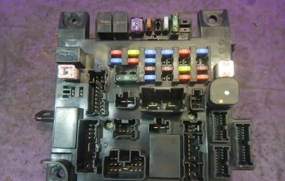 Mitsubishi Lancer VIII Fuse box set 8637A653