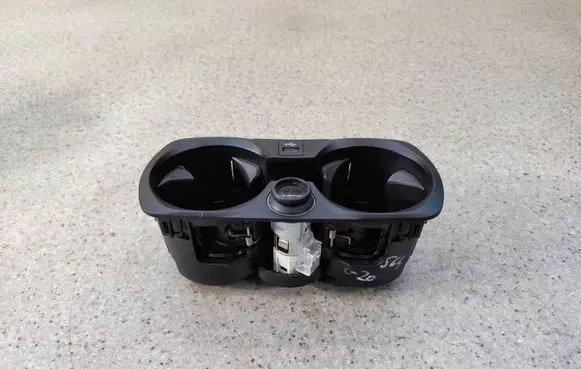 BMW 3 G20 G21 Cup holder front 680680357 6806803