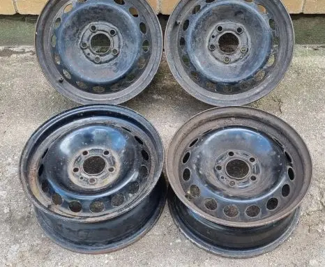 Volvo V70 R15 steel rim 9157507
