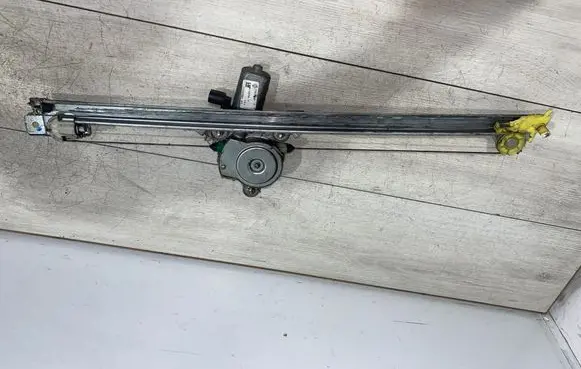 Renault Trafic II (X83) Front door window regulator with motor 7700311821 91165705 01062005