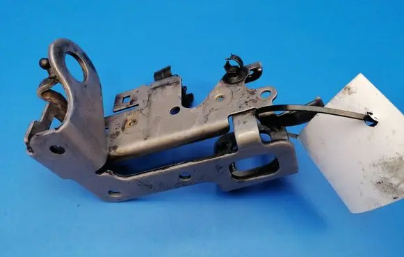Mercedes-Benz E W212 Other engine bay part A6512231341