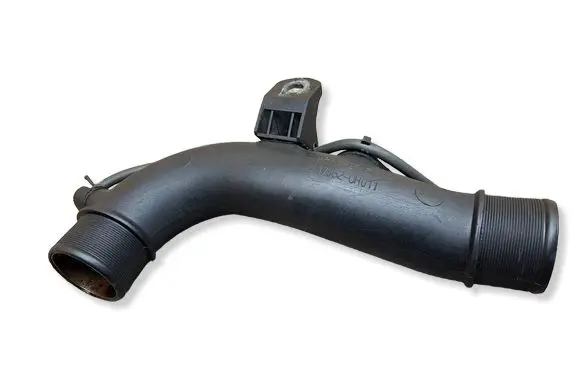 Toyota Avensis T250 Intercooler hose/pipe 173620R011