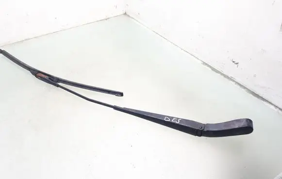 Volvo V70 Front wiper blade arm 30655615